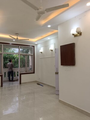 Room in 3 BHK Independent House at Sector 57 – for Sale