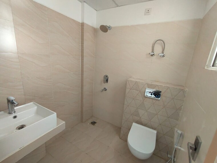 Bathroom, sector 20 3 Bedroom 1500 Sq.Ft. Apartment In Sector 20 Panchkula 9406640