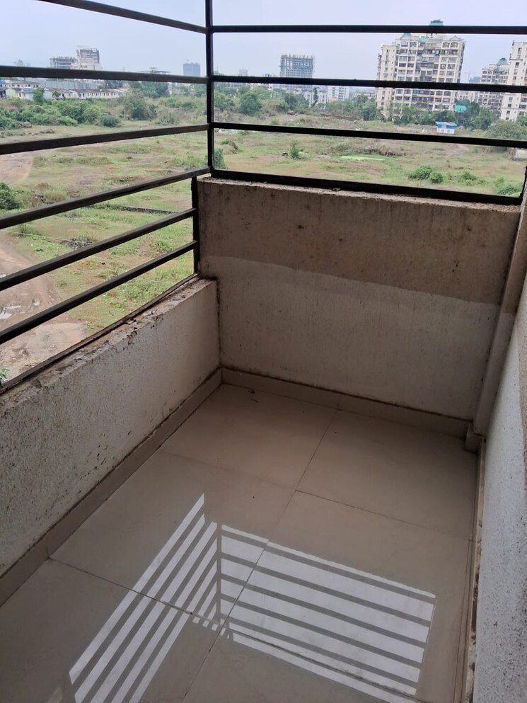 Balcony, regency-estate 1 Bedroom 425 Sq.Ft. Apartment In Dombivli East Thane 9406638