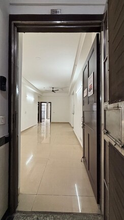 2.5 BHK + Servant Room Apartment For Sale in Stellar Jeevan
