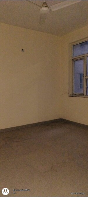 Room in 3 BHK Apartment at Omaxe Waterscapes, Gomti Nagar – for Rent