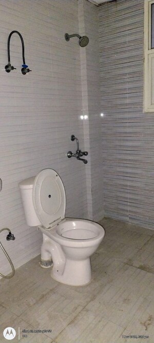 Bathroom in 3 BHK Apartment at Omaxe Waterscapes, Gomti Nagar – for Rent