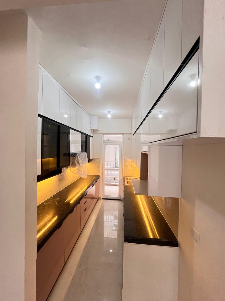 Kitchen, smart-world-gems 3.5 Bedroom 1494 Sq.Ft. Apartment In Sector 89 Gurgaon 9406662