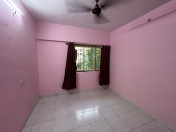 Room in 2 BHK Apartment at Fiama Residency, Thane West – for Rent