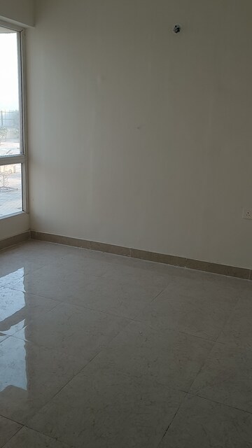 Room in 2 BHK Apartment at Signature The Millennia 3, Sector 37d – for Sale