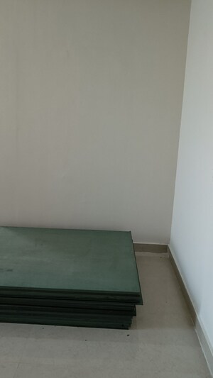 Room in 2 BHK Apartment at Signature The Millennia 3, Sector 37d – for Sale