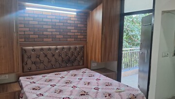 Bedroom in 1.5 BHK Builder Floor at DLF Independent Floors, Dlf City Phase 3 – for Rent