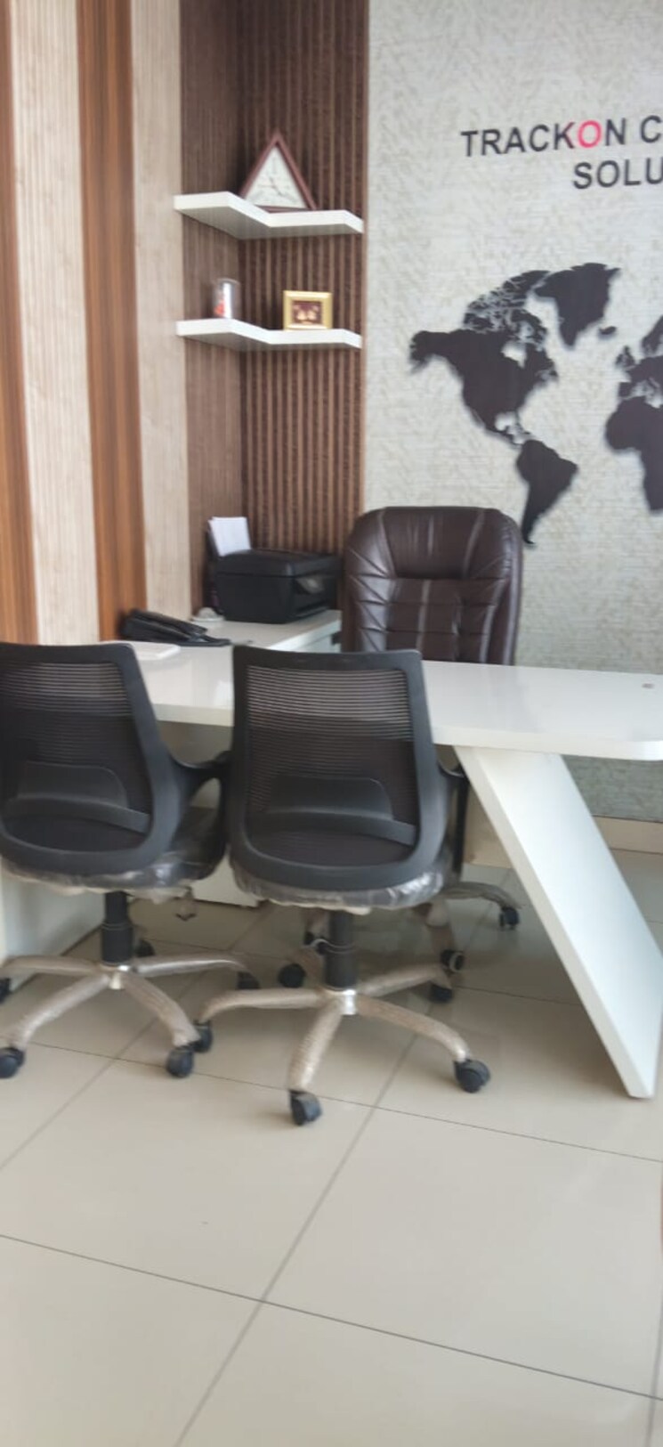 Team Area, gaur-city-center Commercial Office Space 300 Sq.Ft. In Sector 4 Greater Noida Greater Noida 9406770