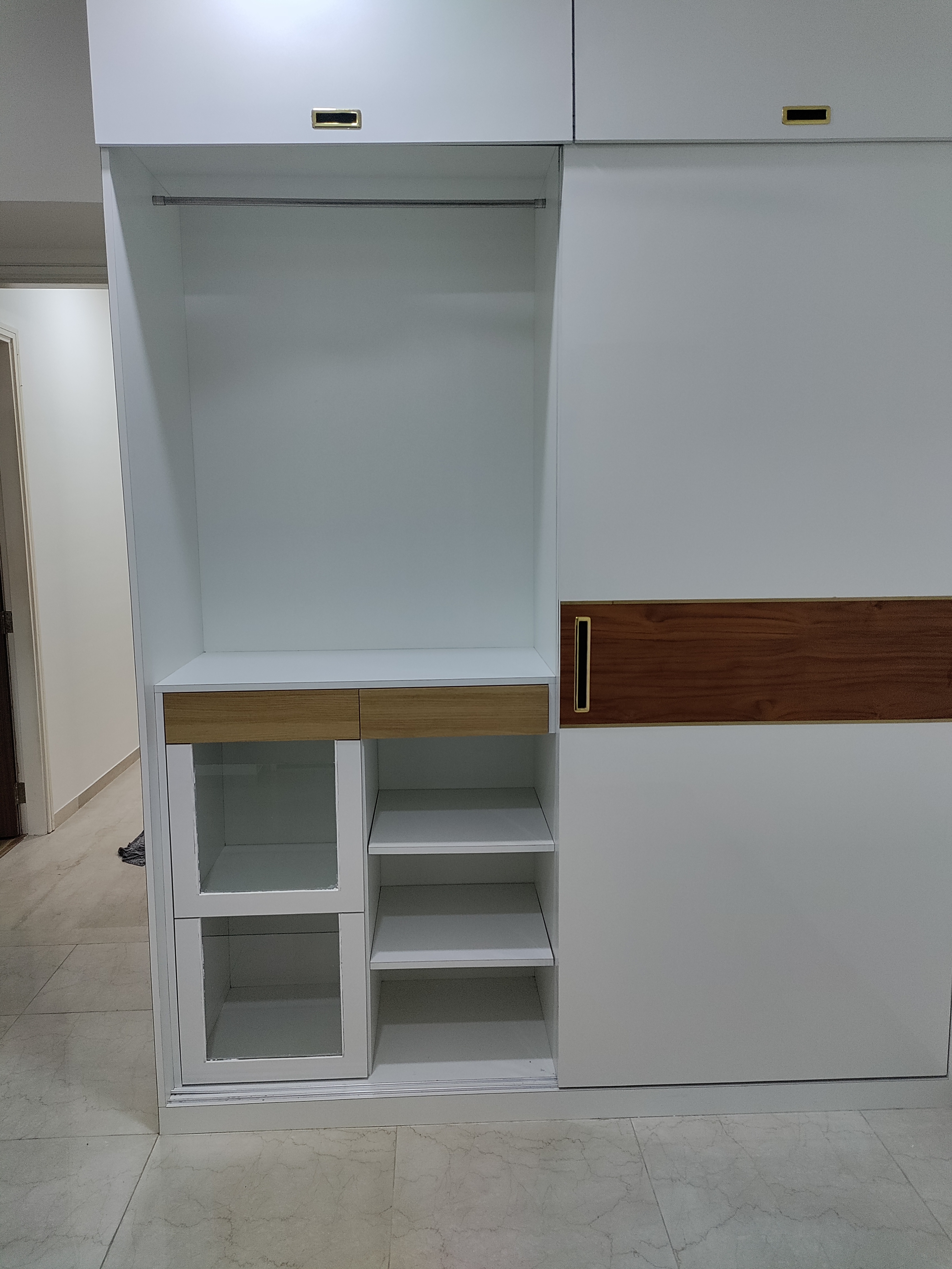 2 BHK Apartment For Rent in LnT Crescent Bay T3