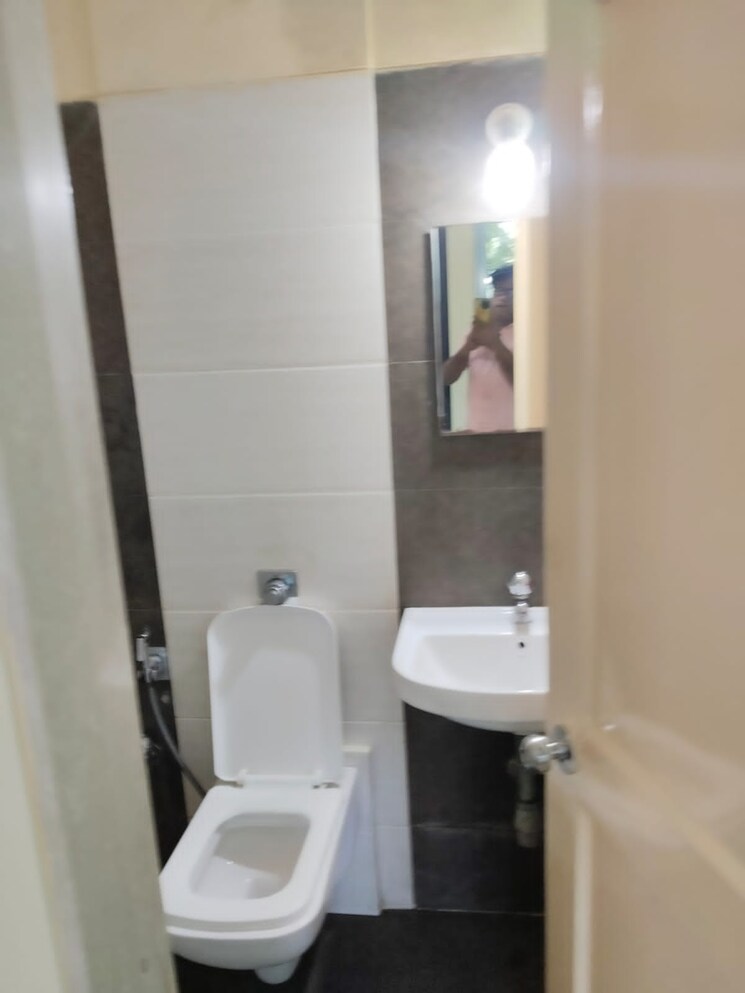 Bathroom, swastik-regalia 2 Bedroom 600 Sq.Ft. Apartment In Waghbil Thane 9406797