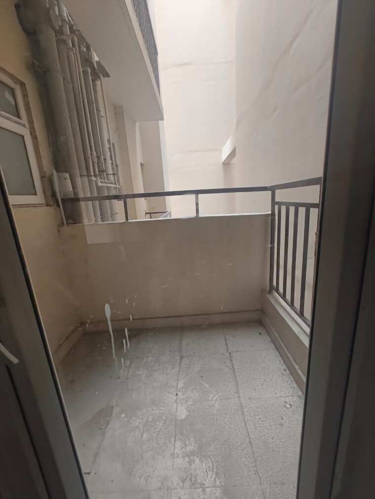 Bathroom, gulshan-bellina 2 Bedroom 1105 Sq.Ft. Apartment In Sector 16 Greater Noida Greater Noida 9406808