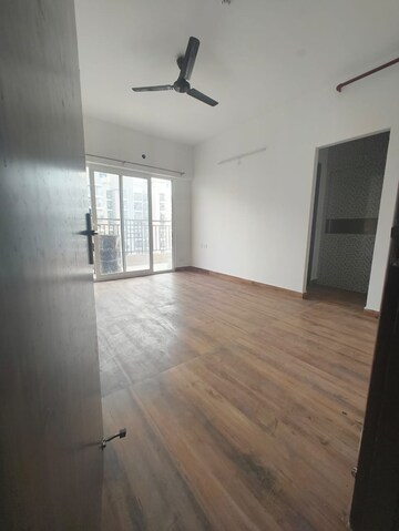 Room in 2 BHK Apartment at Gulshan Bellina, Sector 16 Greater Noida – for Sale
