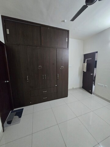 Room in 3 BHK Apartment at Puravankara Silversands, Mundhwa – for Rent