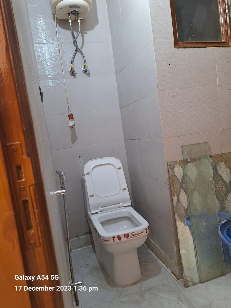 Bathroom, govindpuri 2 Bedroom 700 Sq.Ft. Builder Floor In Govindpuri Delhi 9406830
