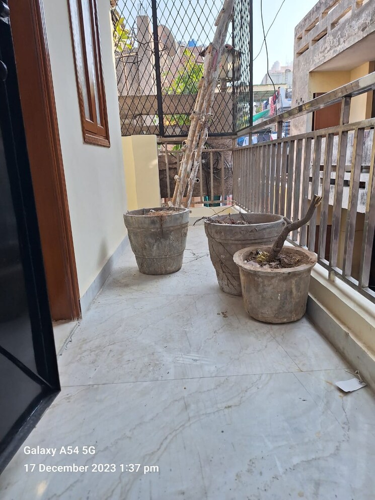 Balcony, govindpuri 2 Bedroom 700 Sq.Ft. Builder Floor In Govindpuri Delhi 9406830