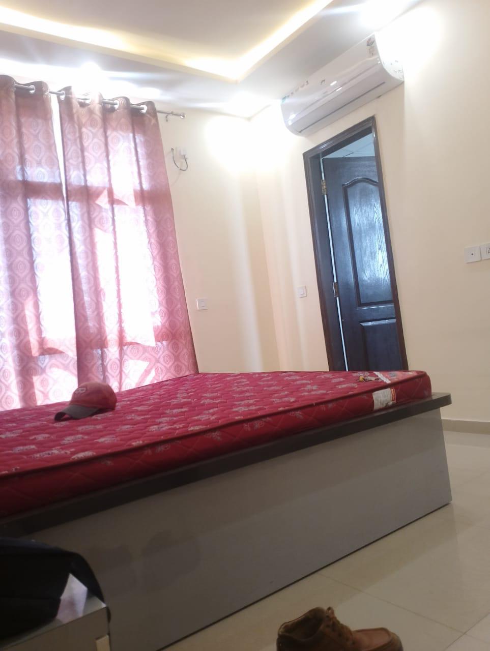 Office Space For Sale in Omaxe Hazratganj