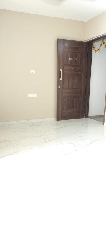 Room in 1 RK Apartment at Kishor Platinum Towers, Wakad – for Rent