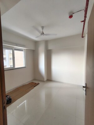 Room in 2 BHK Apartment at Prithvi Proximus, Hadapsar – for Rent