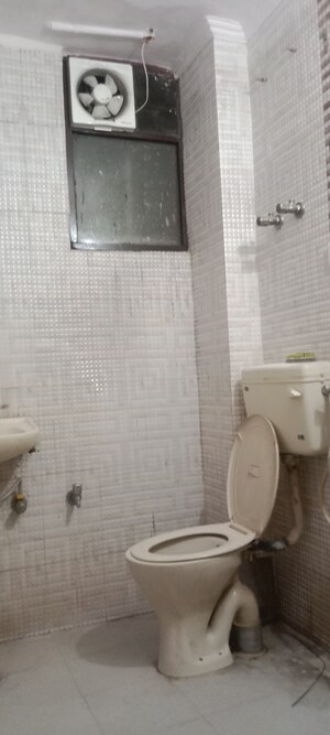 Bathroom in 1 BHK Builder Floor at Saket – for Rent
