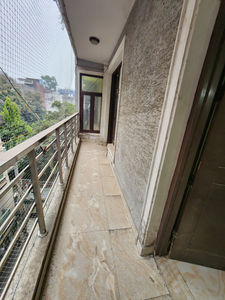 Balcony, chattarpur 3 Bedroom 1200 Sq.Ft. Builder Floor In Chattarpur Delhi 9406949