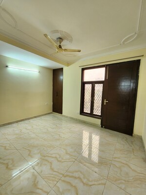 Room in 3 BHK Builder Floor at Chattarpur – for Rent