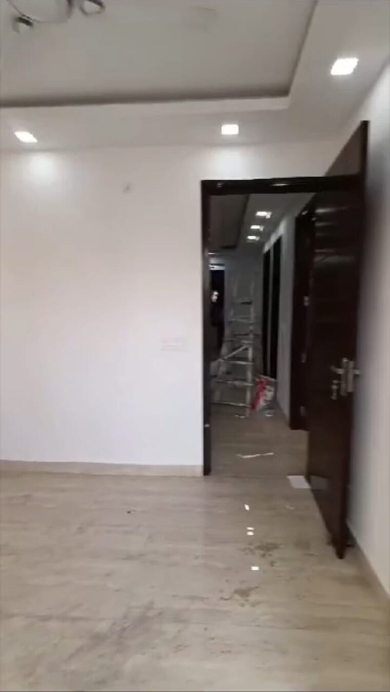 Room, govindpuri 3 Bedroom 1000 Sq.Ft. Builder Floor In Govindpuri Delhi 9406953