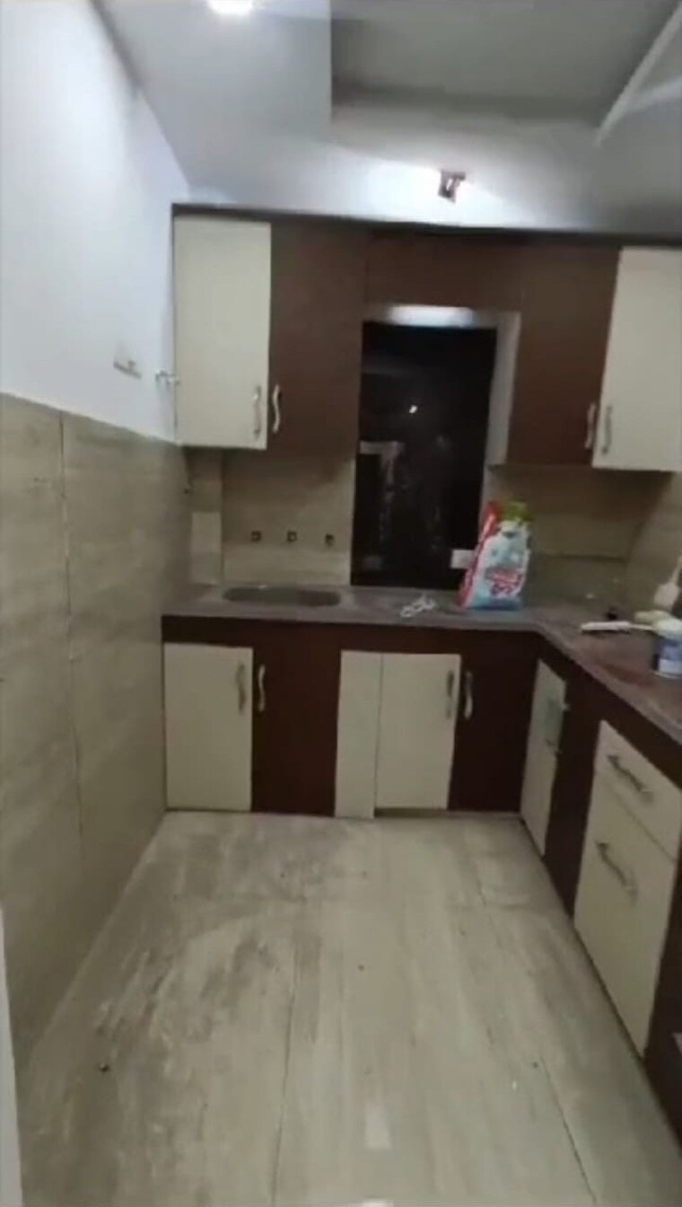 Kitchen, govindpuri 3 Bedroom 1000 Sq.Ft. Builder Floor In Govindpuri Delhi 9406953