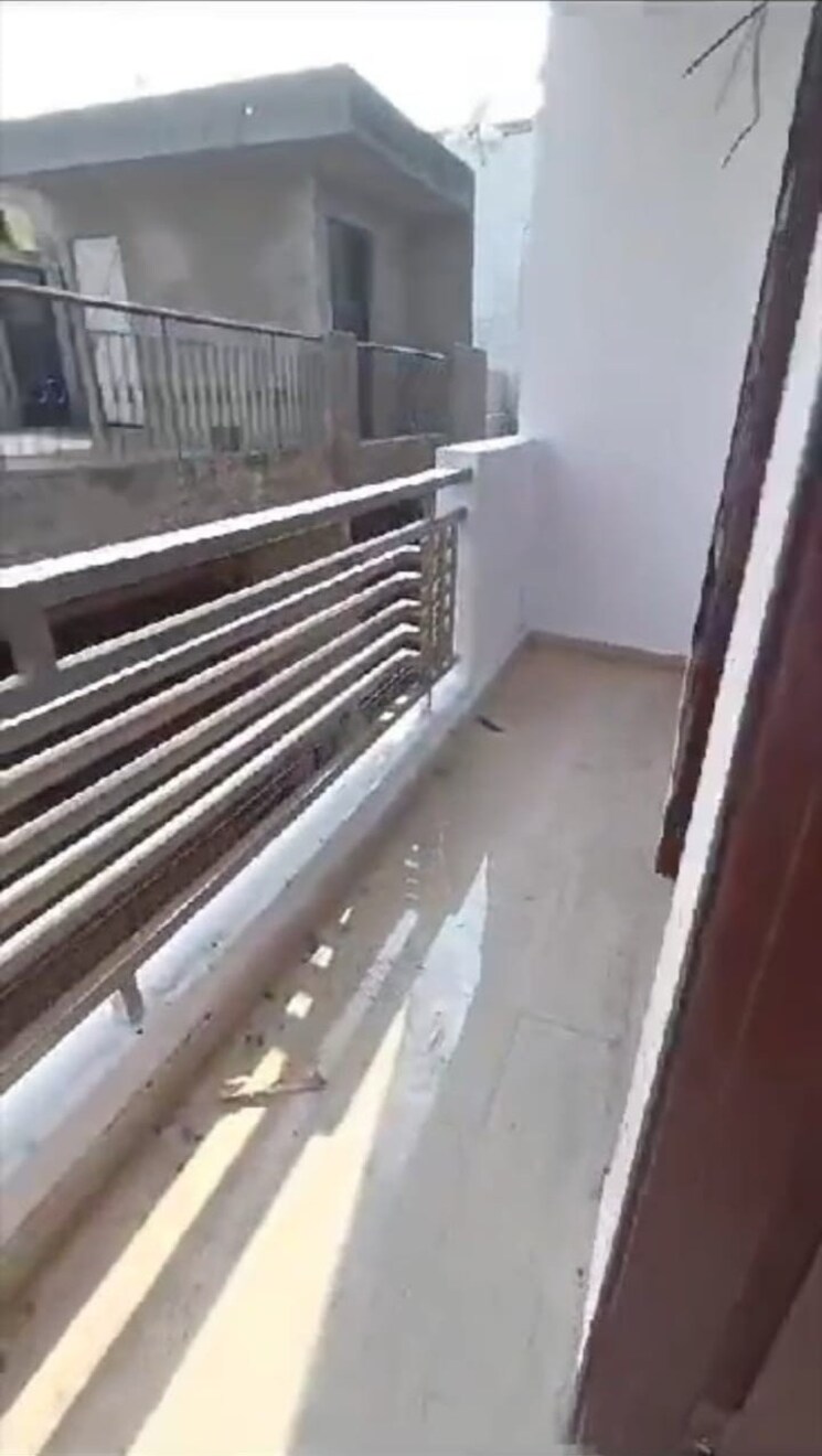 Balcony, govindpuri 3 Bedroom 1000 Sq.Ft. Builder Floor In Govindpuri Delhi 9406953