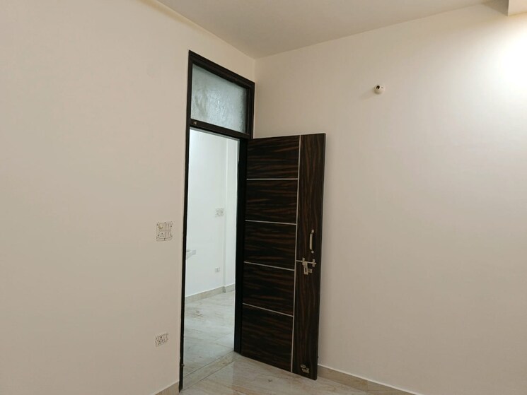 Room, govindpuri 3 Bedroom 1000 Sq.Ft. Builder Floor In Govindpuri Delhi 9406953