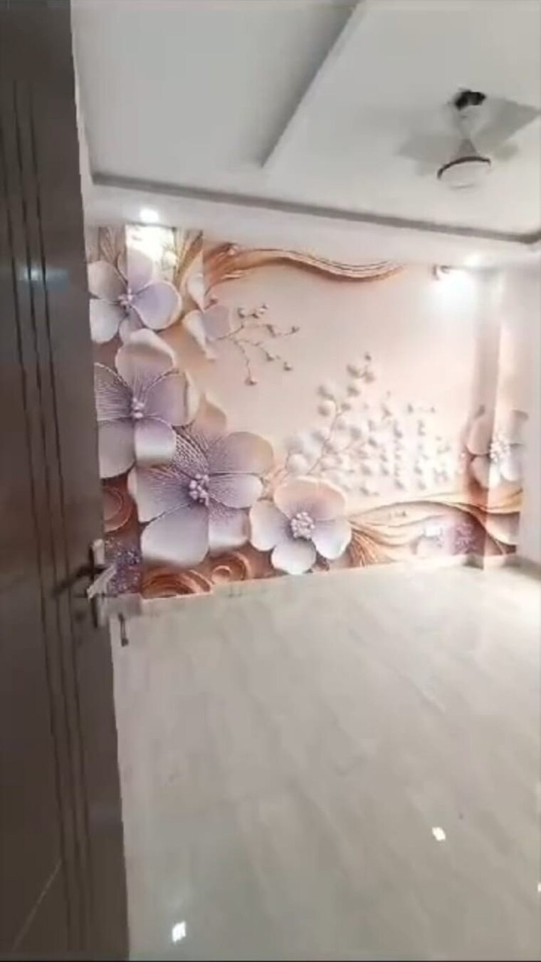 Bathroom, govindpuri 3 Bedroom 1000 Sq.Ft. Builder Floor In Govindpuri Delhi 9406953