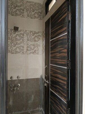 Furnished Amenities in 3 BHK Builder Floor at Govindpuri – for Sale