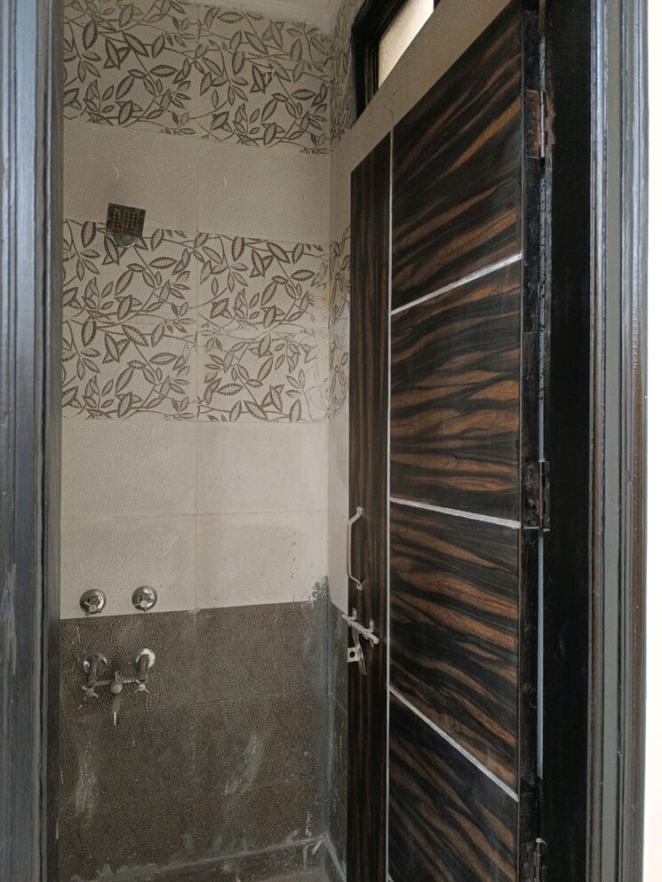 undefined, govindpuri 3 Bedroom 1000 Sq.Ft. Builder Floor In Govindpuri Delhi 9406953