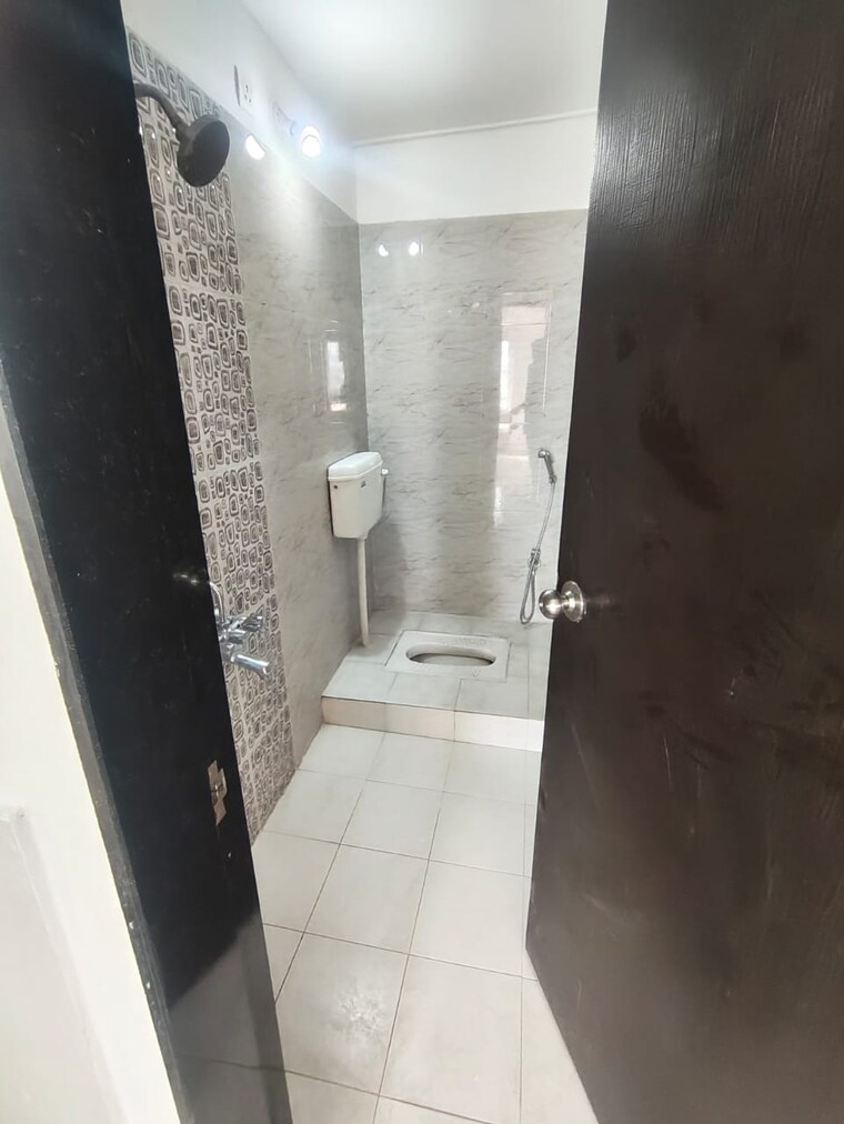 Bathroom, royal-enrich 2 Bedroom 1400 Sq.Ft. Apartment In Magarpatta City Pune 9406951