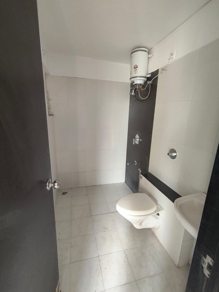 Bathroom, royal-enrich 2 Bedroom 1400 Sq.Ft. Apartment In Magarpatta City Pune 9406951