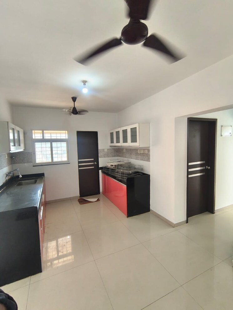 Team Area, royal-enrich 2 Bedroom 1400 Sq.Ft. Apartment In Magarpatta City Pune 9406951