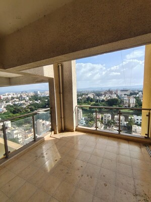 Room in 2 BHK Apartment at Royal Enrich, Magarpatta City – for Rent