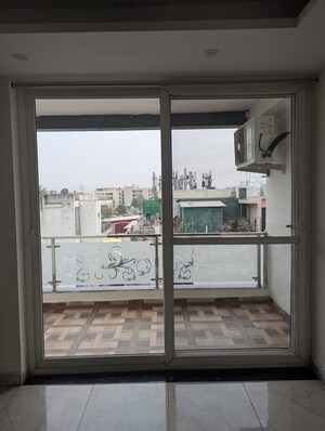 Kitchen in 3 BHK Apartment at Smart World Orchard, Sector 61 – for Rent