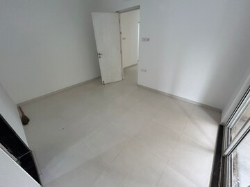 Room in 3 BHK Apartment at Hiranandani Estate Princeton, Ghodbunder Road – for Rent