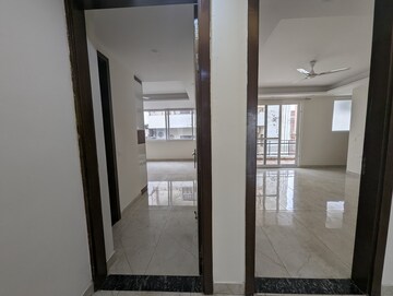 Room in 3 BHK Apartment at Smart World Orchard, Sector 61 – for Sale