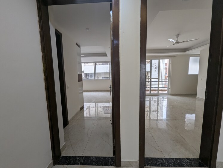 Room, smart-world-orchard 3 Bedroom 1630 Sq.Ft. Apartment In Sector 61 Gurgaon 9407025