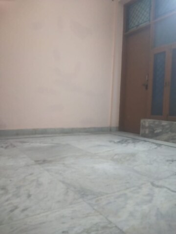 Room in 2 BHK Builder Floor at Ashoka Enclave Faridabad, Sector 34 – for Rent