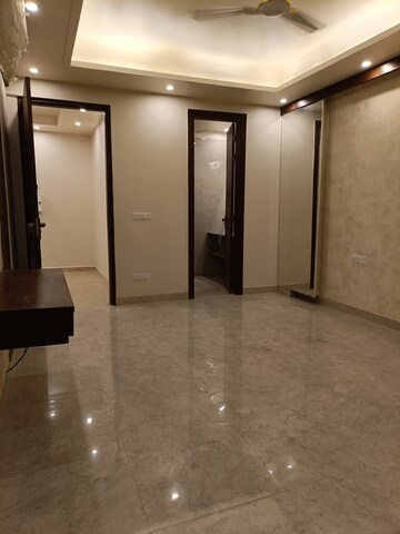 Room in 3 BHK Builder Floor at The Images Floors, Sector 51 – for Sale