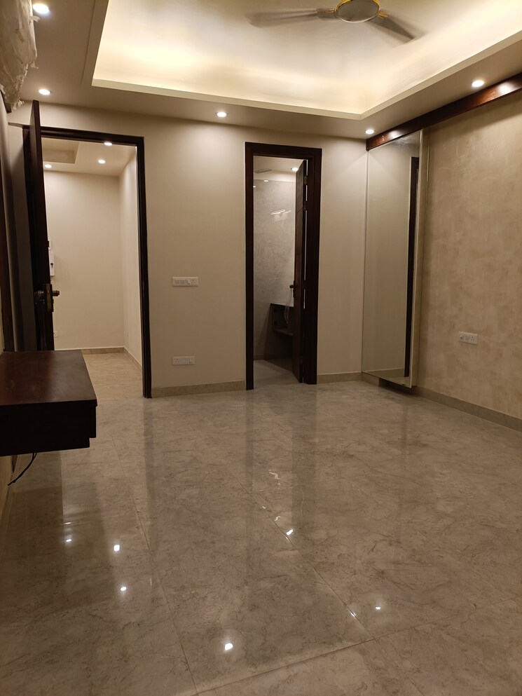 Room, the-images-floors 3 Bedroom 1900 Sq.Ft. Builder Floor In Sector 51 Gurgaon 9407040