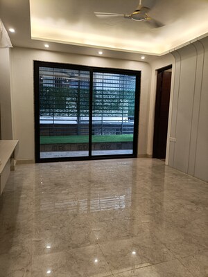 Room in 3 BHK Builder Floor at The Images Floors, Sector 51 – for Sale