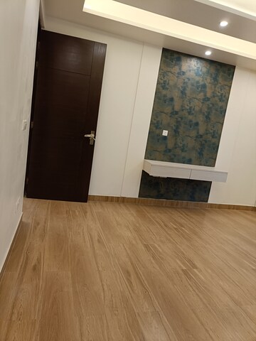 Bedroom in 3 BHK Builder Floor at The Images Floors, Sector 51 – for Sale