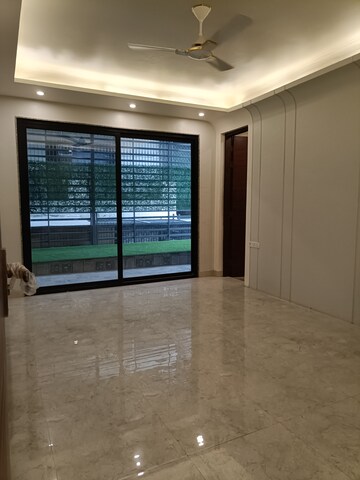 Room in 3 BHK Builder Floor at The Images Floors, Sector 51 – for Sale