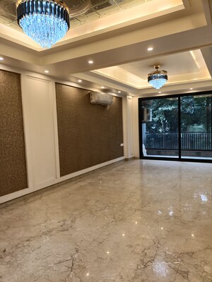 Room in 3 BHK Builder Floor at The Images Floors, Sector 51 – for Sale