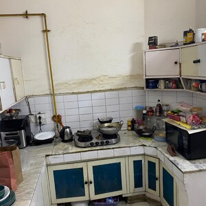 Kitchen in 2.5 BHK Apartment at Park View Apartments Noida, Sector 29 – for Sale