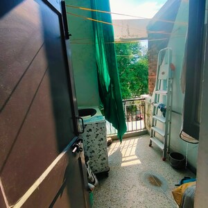 Balcony in 2.5 BHK Apartment at Park View Apartments Noida, Sector 29 – for Sale