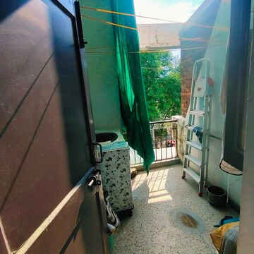 Balcony in 2.5 BHK Apartment at Park View Apartments Noida, Sector 29 – for Sale